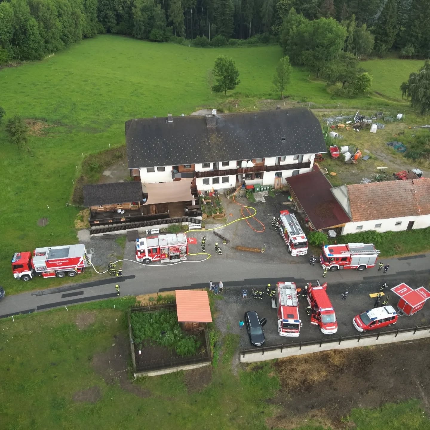 Drohneneinsatz bei Dachstuhlbrand in St. Peter am Wechsel
